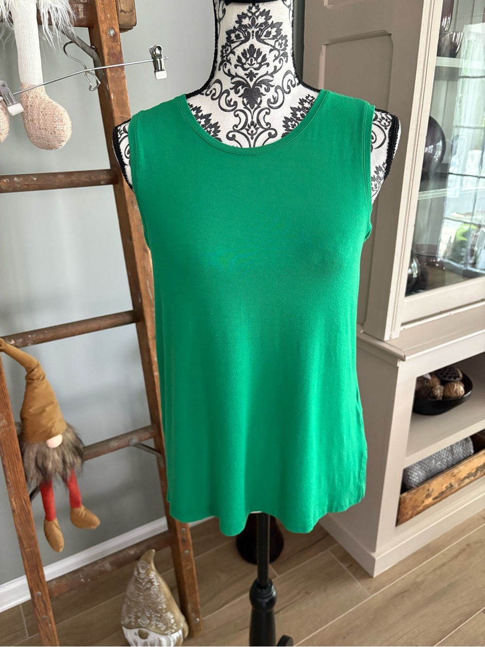 Sleeveless Scoop Neck Women's Tank Top - Green